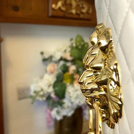 Fitzgeralds - - Sleeps 34 Ballybunion