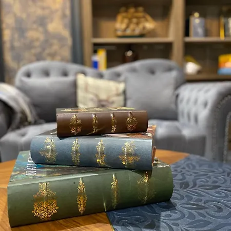 Fitzgeralds - - Sleeps 34