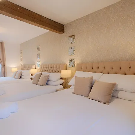 Fitzgeralds - - Sleeps 34 Dom wakacyjny Ballybunion