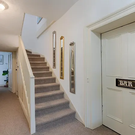 Dom wakacyjny Fitzgeralds - - Sleeps 34