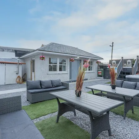 Dom wakacyjny Fitzgeralds - - Sleeps 34 *