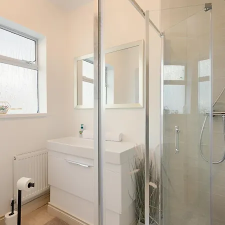 Fitzgeralds - - Sleeps 34 *