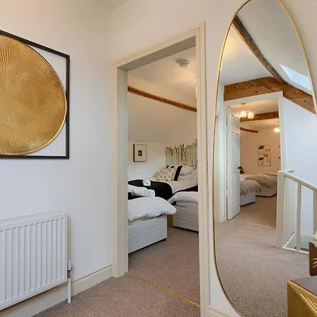 Dom wakacyjny Fitzgeralds - - Sleeps 34