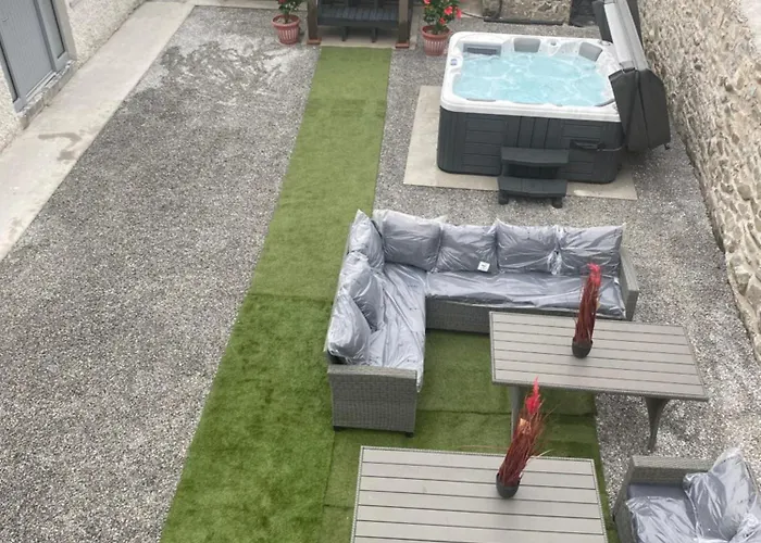 Fitzgeralds - - Sleeps 34 * バリーバニオン