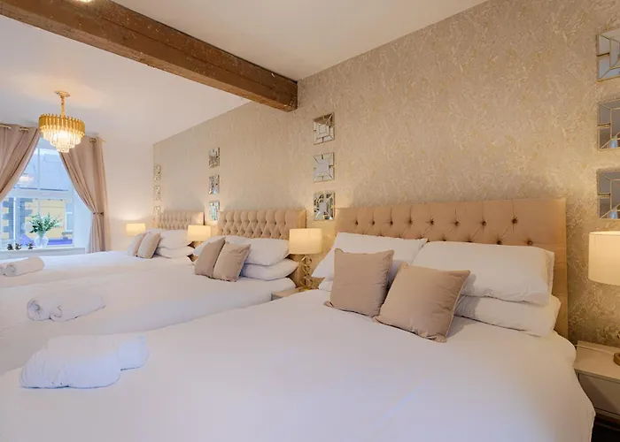 Fitzgeralds - - Sleeps 34 別荘 バリーバニオン