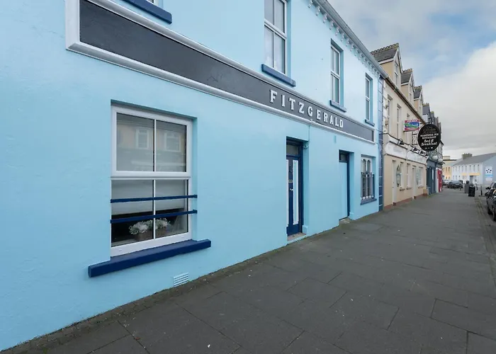 Fitzgeralds - - Sleeps 34 Holiday home *