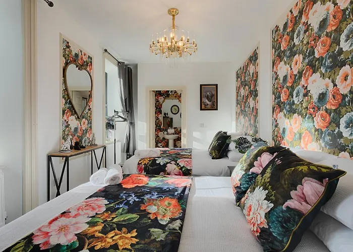 Fitzgeralds - - Sleeps 34 Ballybunion