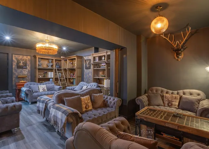 Fitzgeralds - - Sleeps 34 別荘