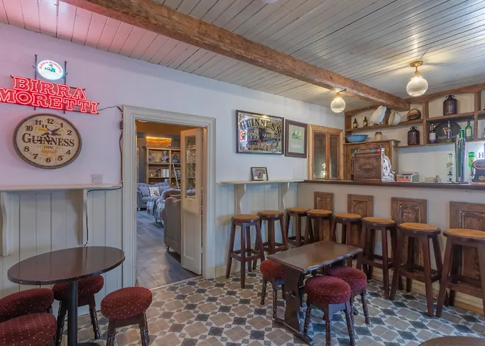 Fitzgeralds - - Sleeps 34 別荘 *